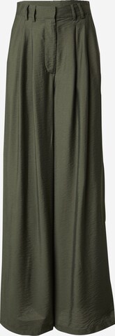 Guido Maria Kretschmer Women Pleat-front trousers 'Finja' in Green: front