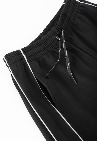 Cool Club - Pierna ancha Pantalón deportivo en negro