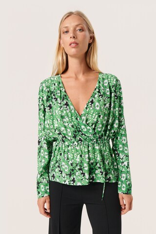 SOAKED IN LUXURY Blouse 'Ina' in Groen: voorkant