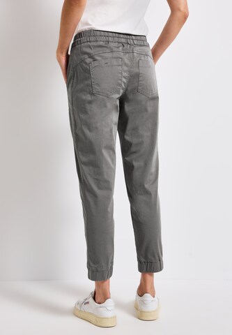 STREET ONE Slimfit Hose in Grau