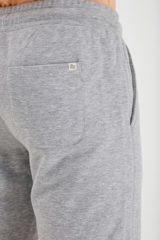 regular Pantaloni 'JAMIE' di BLEND in grigio