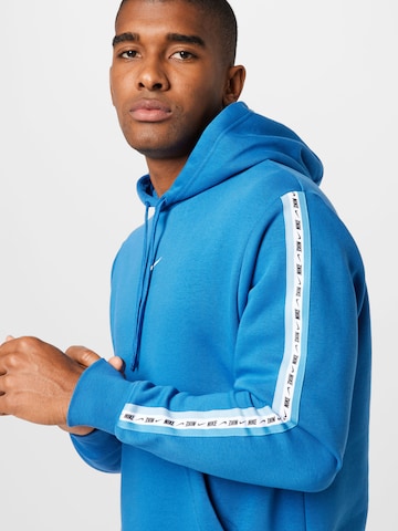 Nike Sportswear Sweatshirt in Blau