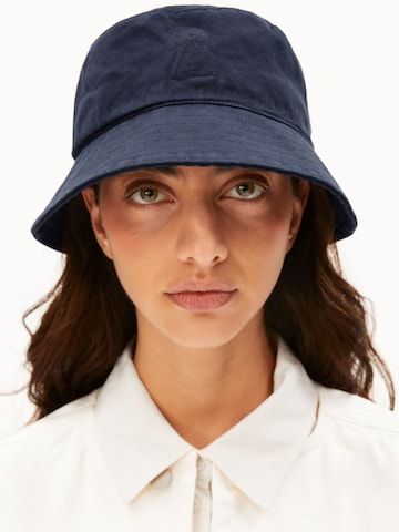 ARMEDANGELS Hoed in Blauw: voorkant