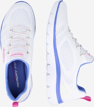 Baskets basses SKECHERS en blanc