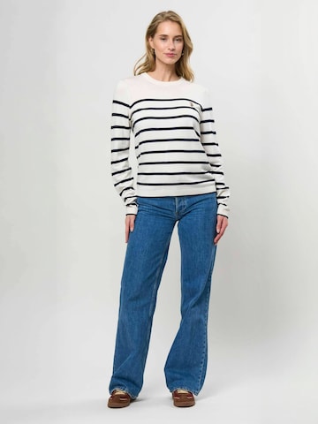 Top ' UWLilwan ' de la U.S. POLO ASSN. pe alb