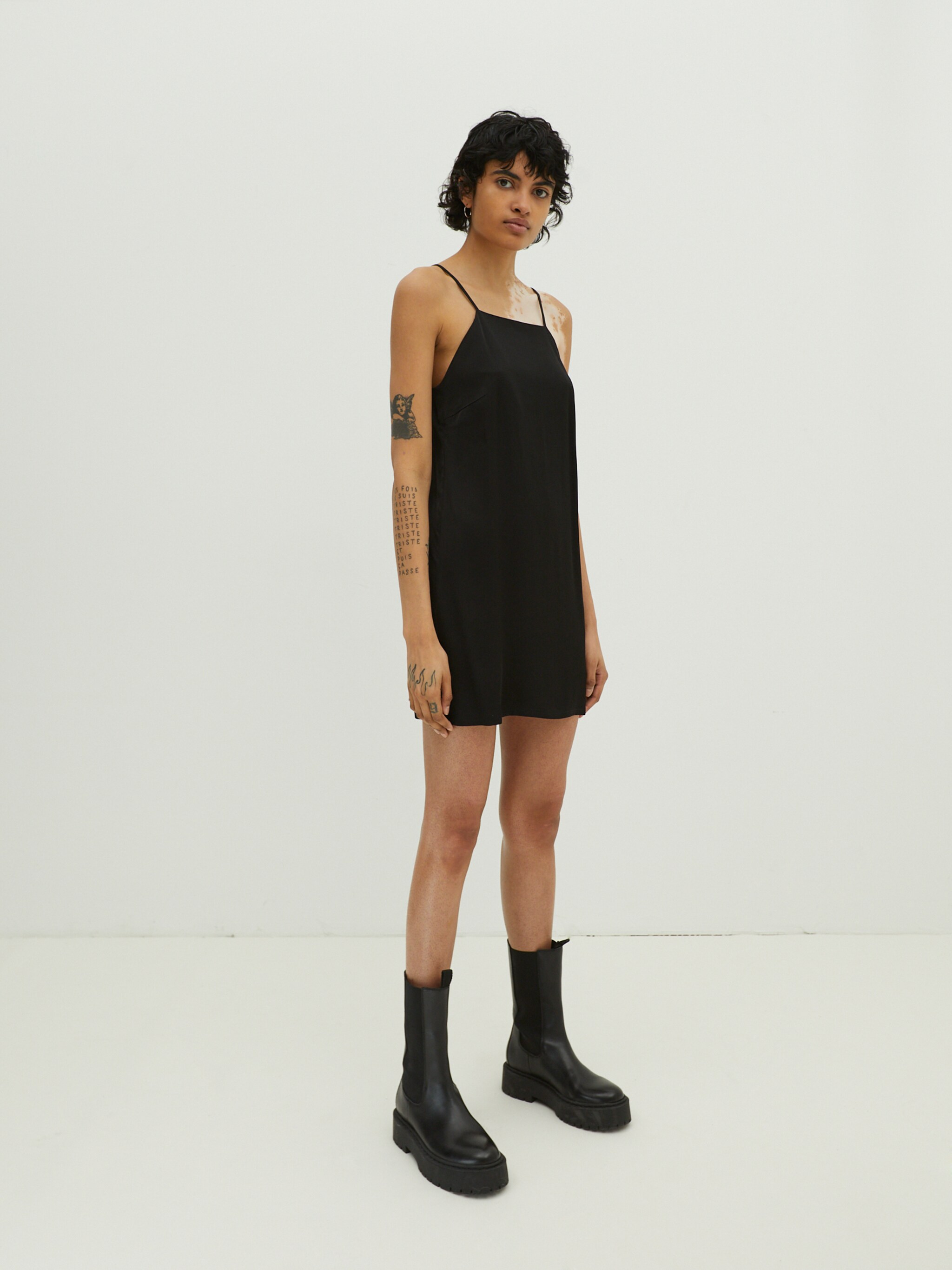 EDITED Producten Jurk 'Brielle' Zwart