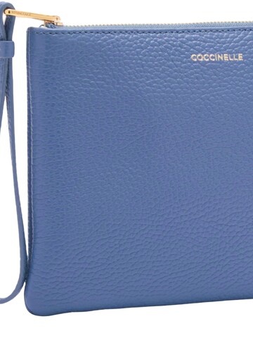 Pochette 'COCCINELLE ALISAS' di Coccinelle in blu