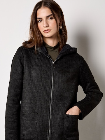 Apricot Tweed Fleece Lined Jacket ' ' in Schwarz