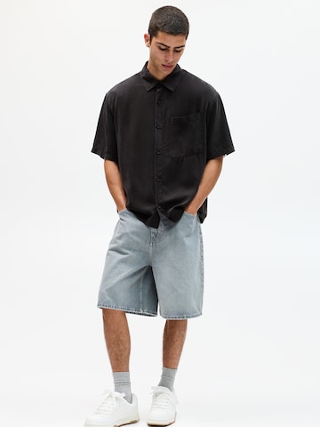 Pull&BearComfort Fit Košulja - crna boja