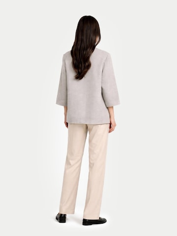 GOBI Cashmere Trui 'Patch Pocket Cashmere Poncho Jacket' in Grijs