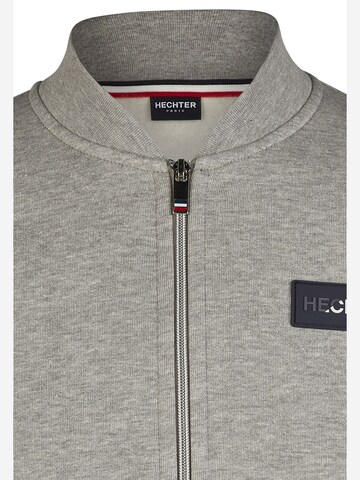 HECHTER PARIS Zip-Up Hoodie in Grey