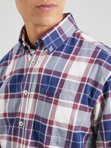 Coupe regular Chemise FYNCH-HATTON en rouge