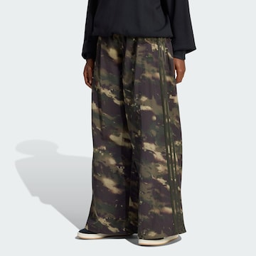 ADIDAS ORIGINALS - Tapered Pantalón 'Adilenium' en verde: frente