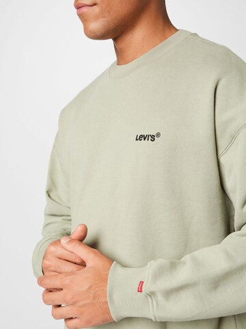 LEVI'S ® - Sweatshirt 'Red Tab Sweats Crew' em verde