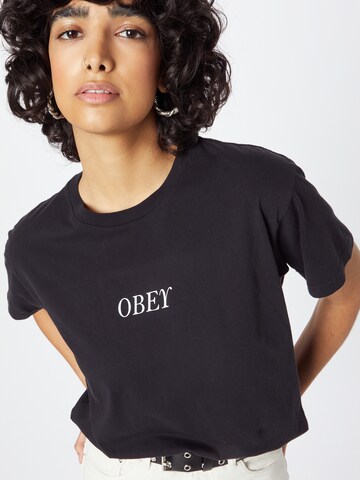 Tricou de la Obey pe negru