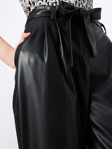 Effilé Pantalon à pince 'Hereta' HUGO en noir