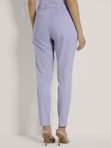 Effilé Pantalon chino MADELEINE en violet