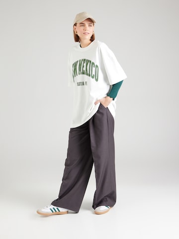 T-shirt oversize 'New Mexi' TOPSHOP en blanc : devant