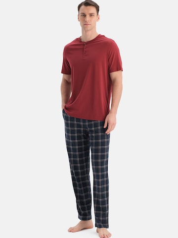 Pyjama long Dagi en rouge : devant