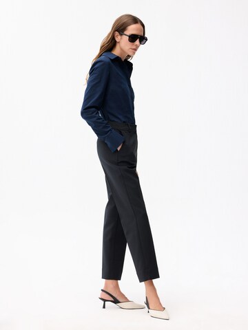 adl Regular Pants in Black