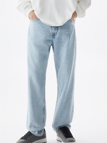 Pull&Bear Regular Jeans in Blauw: voorkant