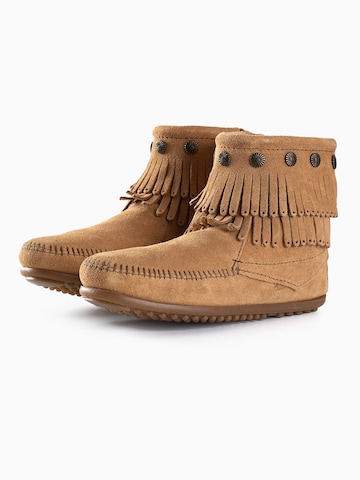 Minnetonka Stiefelette in Braun