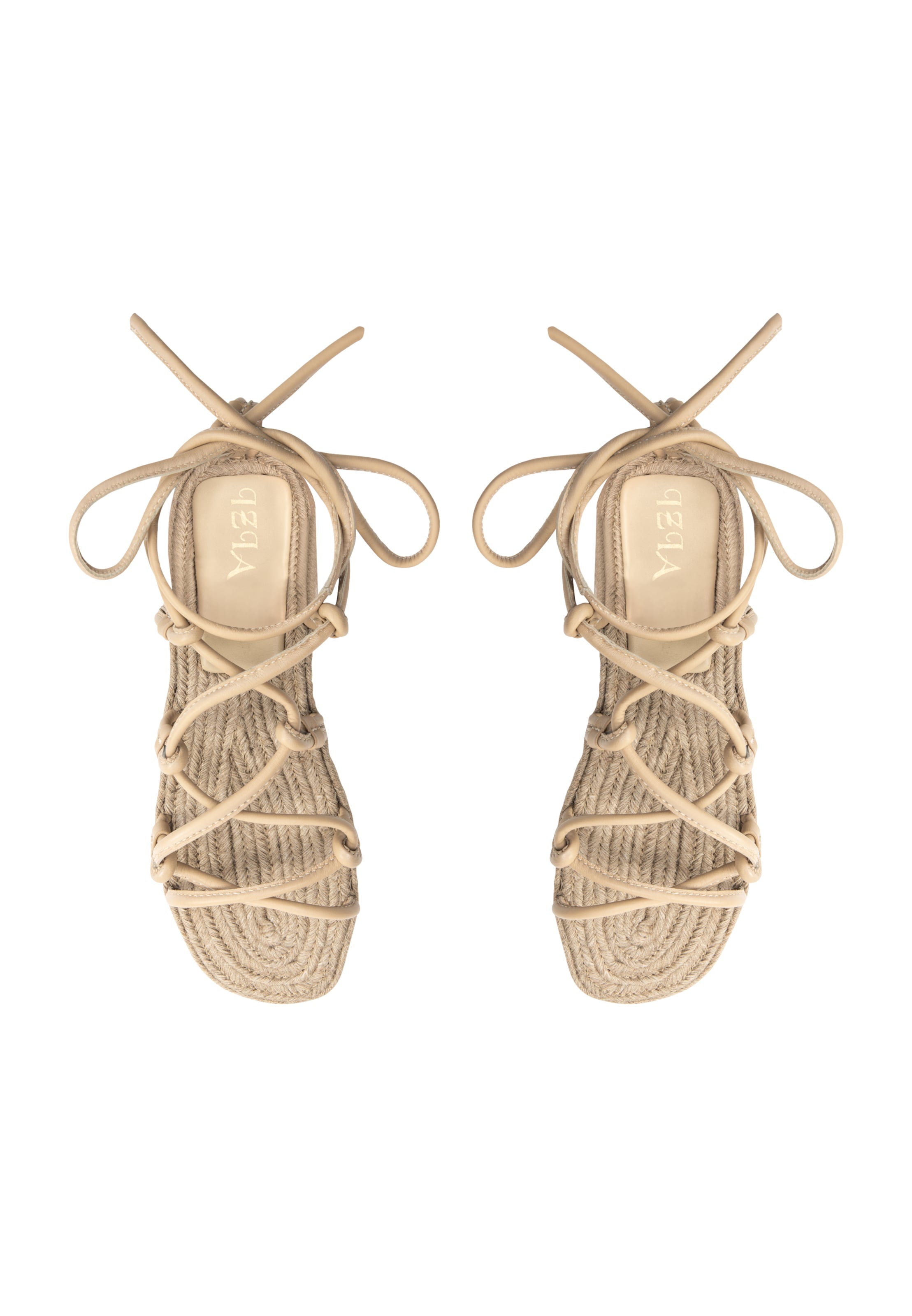 IZIA - Sandalias con hebilla en beige