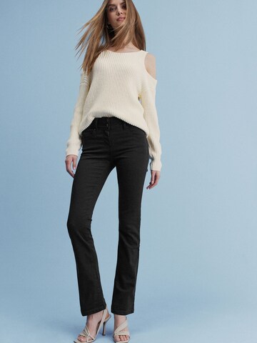 Next Bootcut Jeans i svart