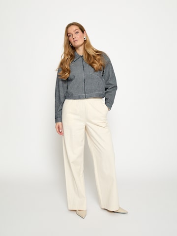 minus Välikausitakki 'Channi' värissä sininen