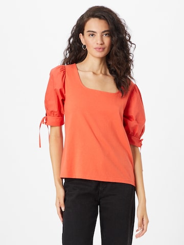 GAP - Camisa em vermelho: frente