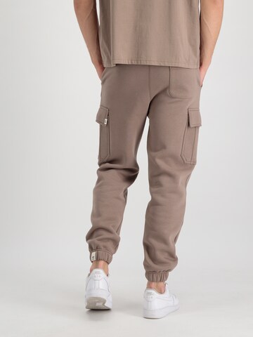 ALPHA INDUSTRIES Tapered Cargobroek 'Organics' in Bruin