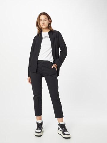 UNITED COLORS OF BENETTON - Slimfit Pantalón de pinzas en negro