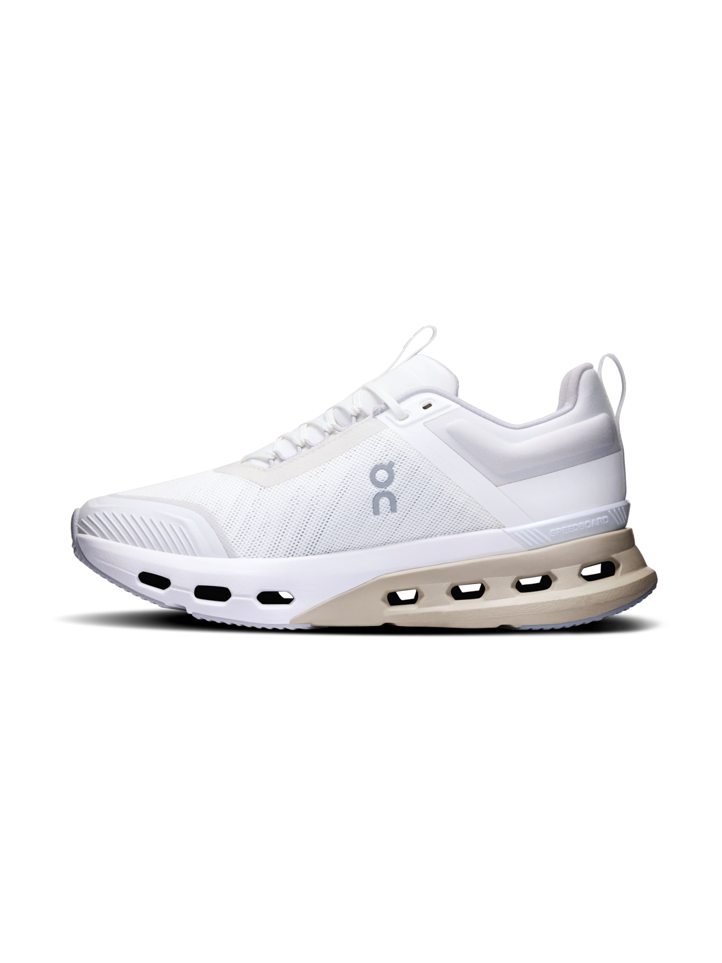 On Running Shoes &#x27;Cloudnova X&#x27; in White: front