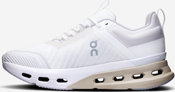 On Buty do biegania 'Cloudnova X' w kolorze biały: przód