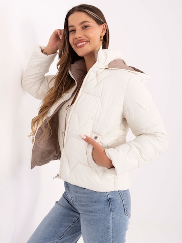 Madnezz House Übergangsjacke in Beige