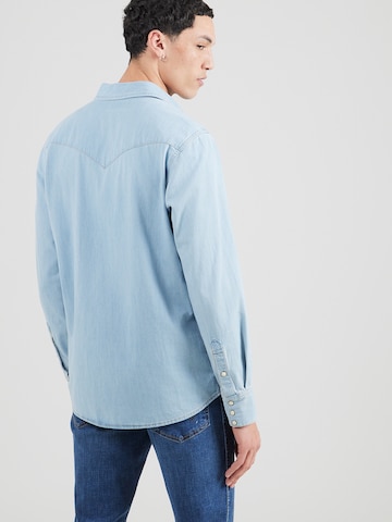 WRANGLER - Ajuste regular Camisa en azul