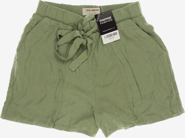 Pull&Bear Shorts in M in Green: front