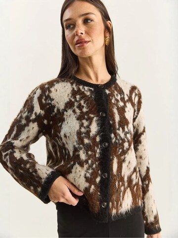 Cardigan Bianco Lucci en marron