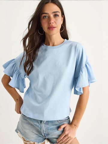 Bianco Lucci Shirt in Blue: front