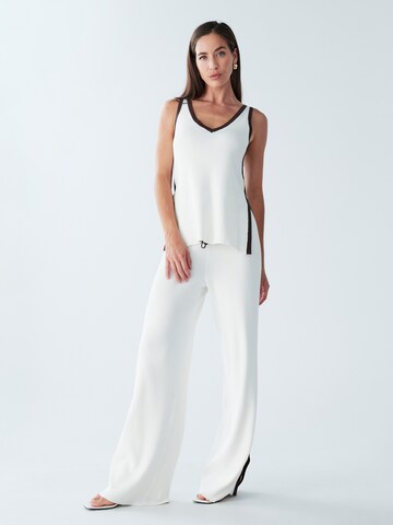 Top 'ELENOR' di BWLDR in bianco: frontale