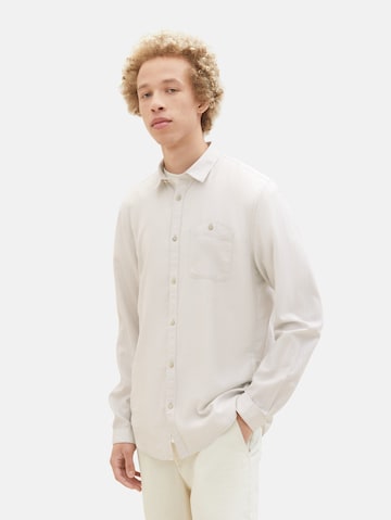 Coupe regular Chemise TOM TAILOR DENIM en blanc : devant