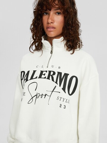 Sweat-shirt Bershka en blanc