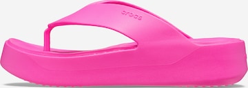 Crocs - Sandalias de dedo en rosa: frente