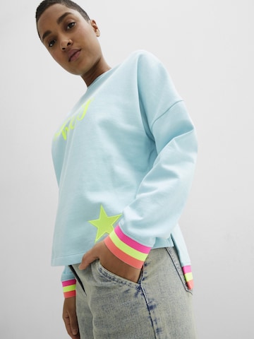 bonprix Sweatshirt in Blau