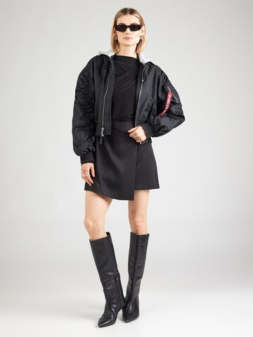 ABOUT YOU Tričko 'Reese' – černá