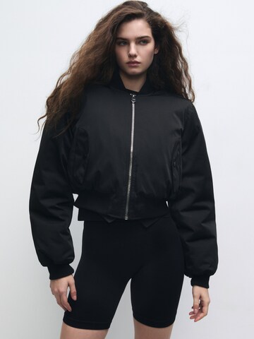 Pull&Bear Between-season jacket in Black: front