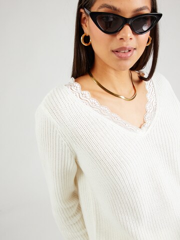 VILA Sweater 'Lou' in White