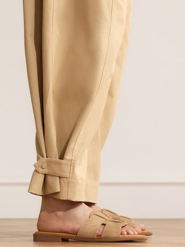 MANFIELD Mules in Beige