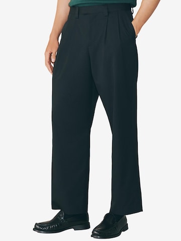 Next Loose fit Pleat-front trousers 'Edit' in Black: front