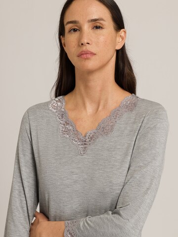 Pyjama ' Natural Elegance ' Hanro en gris